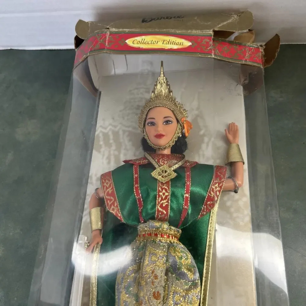 Thai Barbie Dolls of the World 1997 Mattel 18561 New In Damaged Box READ